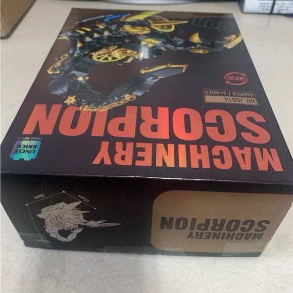 Machinery Scorpion Building Set - Black and Gold - Picture 4 of 5